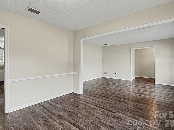 2nd image of 3220 Cross Winds Rd