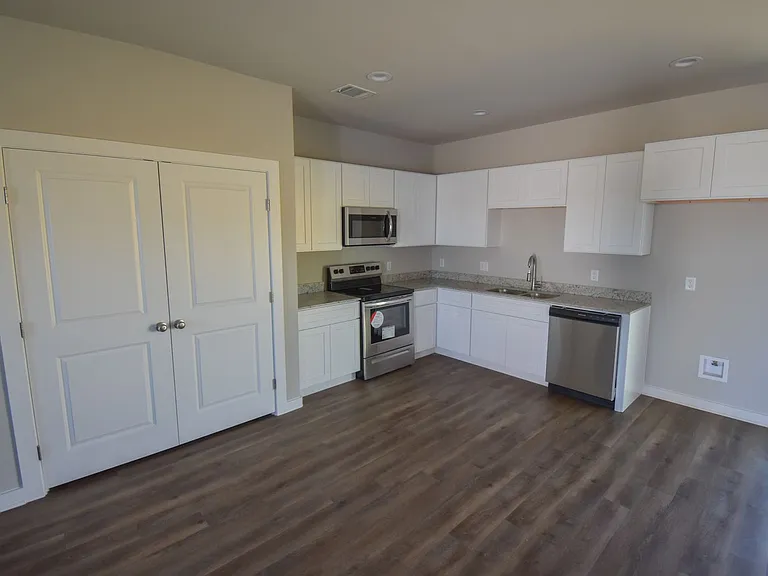 3700 Skylane Ave — Photo 4