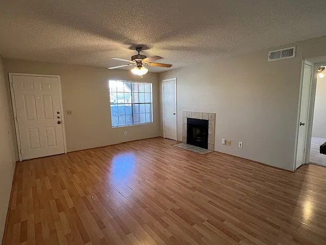 1 bed, 712 sqft, $1,200 — Photo 2