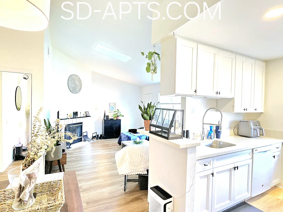 3760 3rd Ave #J
