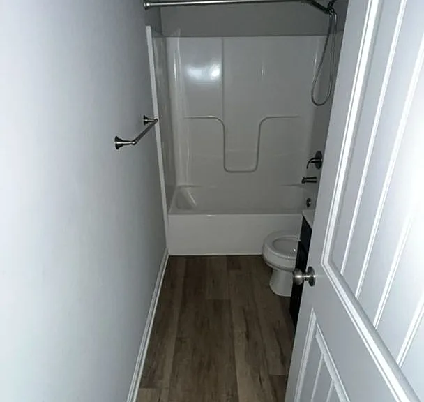 650 N College St — Photo 16
