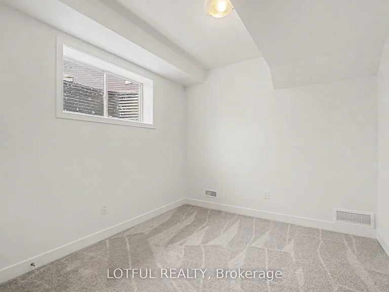 540 Tahoe Hts #B — Photo 17