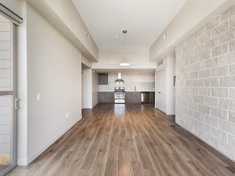 E14 Apartments — Photo 38