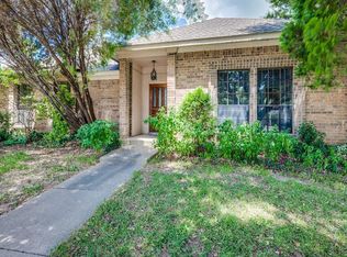 1602 W Jamestown Dr, Ennis, TX 75119