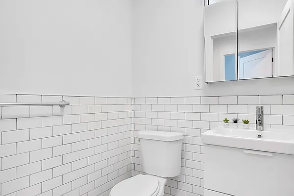 Rented by Freestone Property Group | media 7