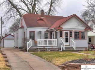 4449 Woolworth Ave, Omaha, NE 68105