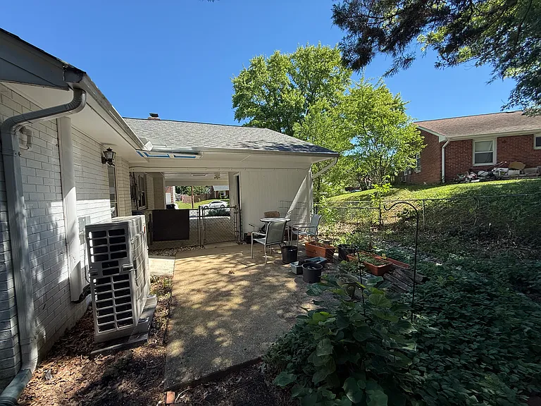 6219 Yellowstone Dr — Photo 24