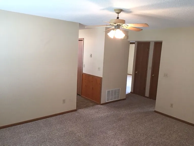 4916 Charm Oak Dr — Photo 2