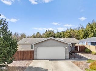 155 SE Whalesong Dr, Depoe Bay, OR