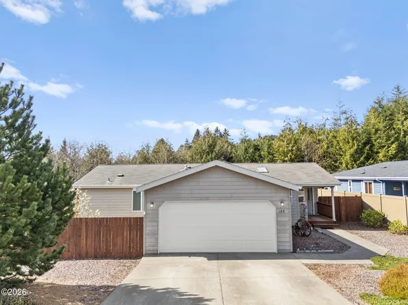 155 SE Whalesong Dr, Depoe Bay, OR 97341