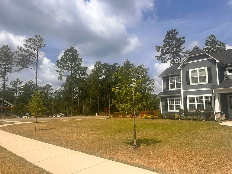 201 Thistleberry Dr — Photo 3
