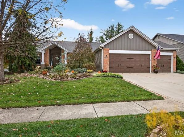 234 Charging Bear Dr, Wentzville, MO 63385