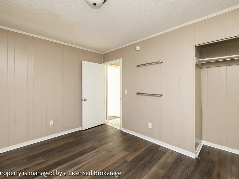 145 Brentwood Dr #1 — Photo 28