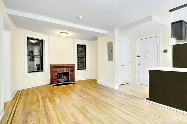 Rented by City Connections Realty | media 29