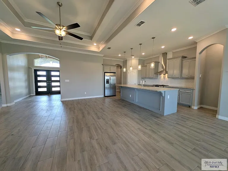 2602 Martell St — Photo 2