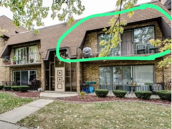 7004 99th St #204, Chicago Ridge, IL 60415