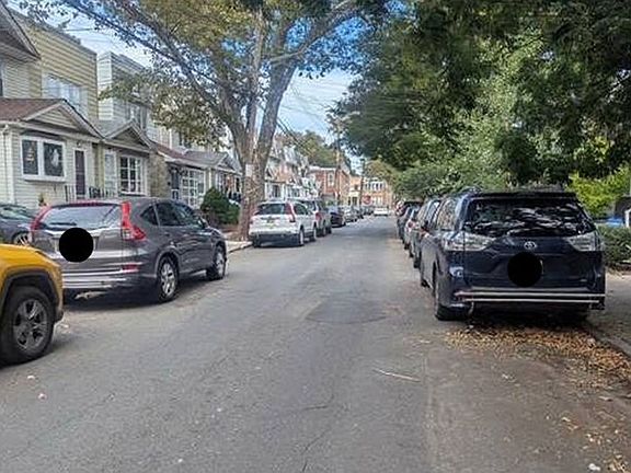 Exterior Neighborhood (street photo)