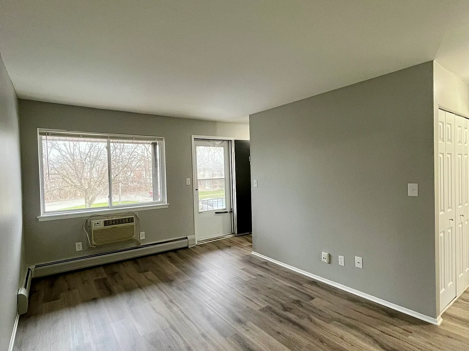 1750-1770 St Johns Park Place Apartments - 14 — Photo 3
