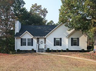 8425 Emerald Pointe Ln, Gainesville, GA