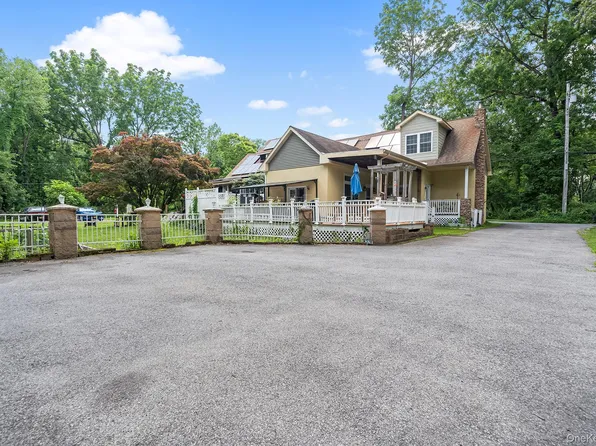 2 Dimiceli Street, New Windsor, NY 12553