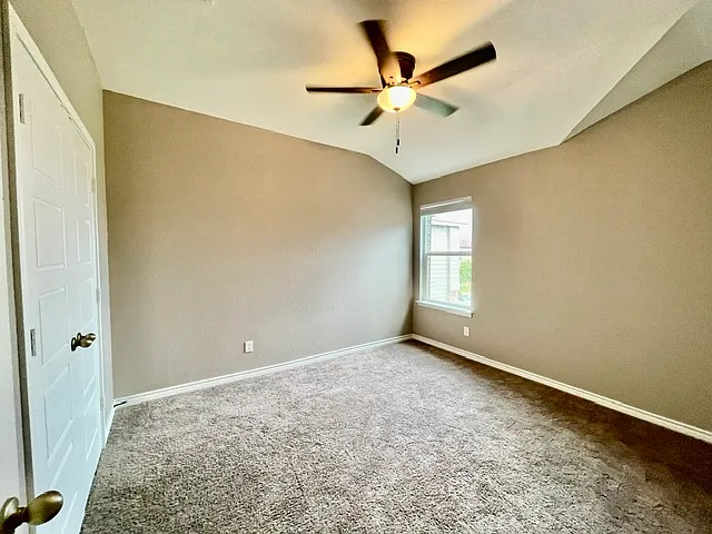 1949 Brook Bnd — Photo 8