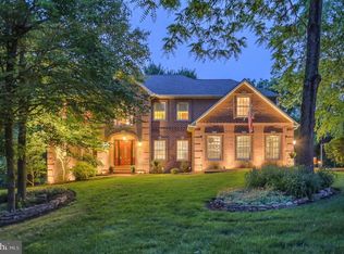 4452 Dunmore Dr, Harrisburg, PA 17112