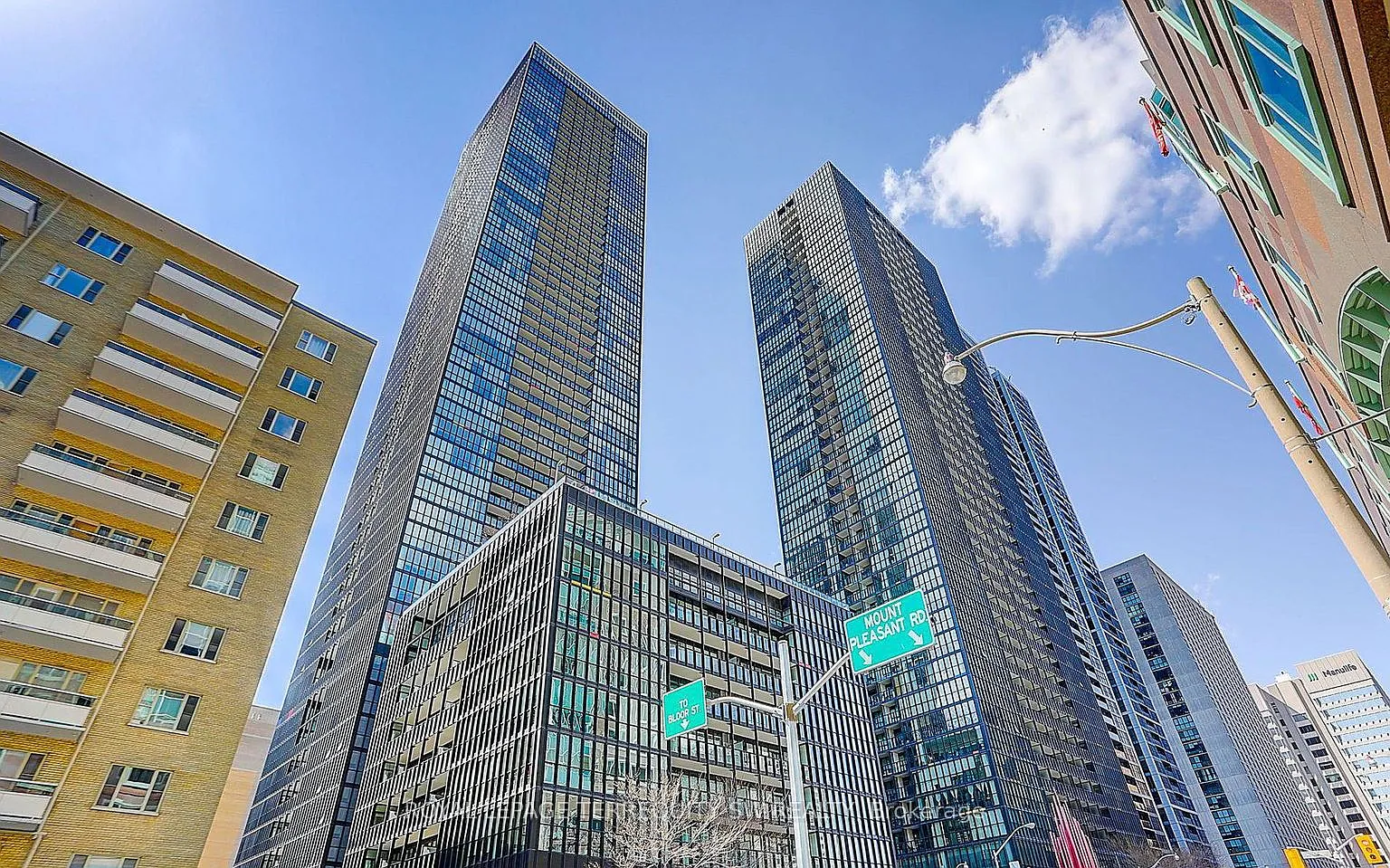 X2 Condominiums — Photo 1