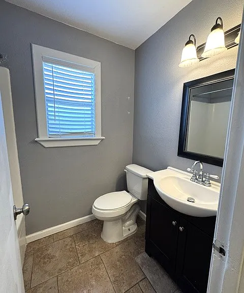 2353 Palm Dr — Photo 7