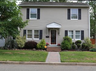 38 6th St, Old Bridge, NJ 08857
