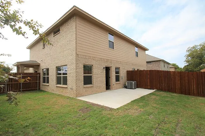 821 Jameson St — Photo 15