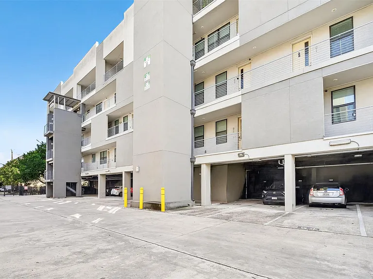 2401 Crawford St #B209 — Photo 4