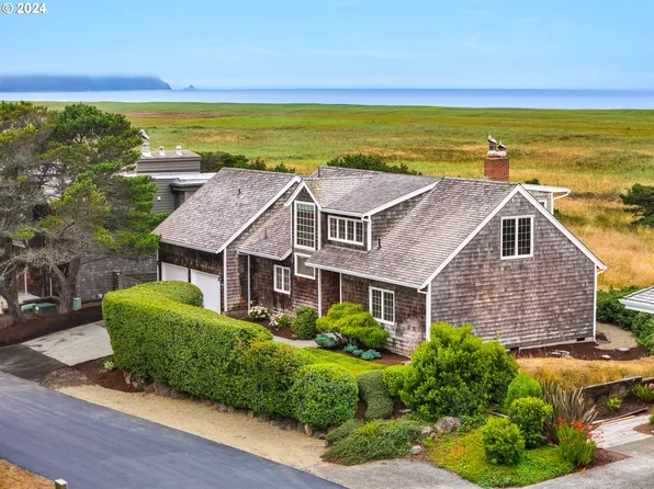 4740 Fairway Dr S, Seaside, OR 97138