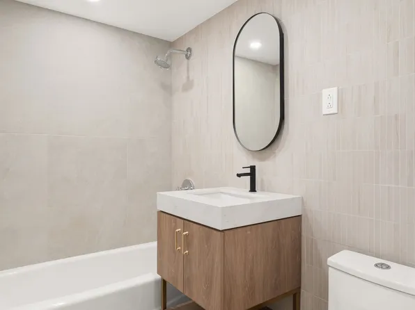 321 East 48th Street image 5 of 6