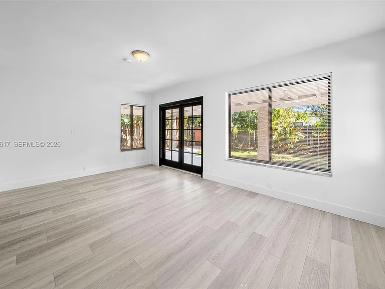 7525 Adventure Ave — Photo 18