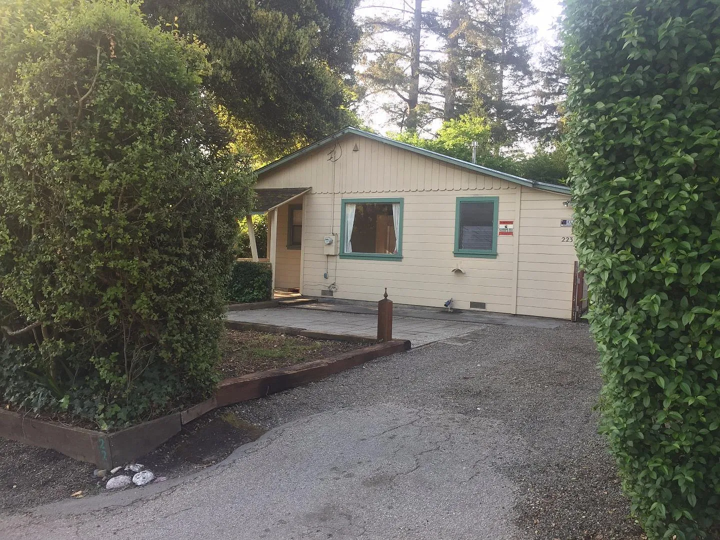 223 Ada Ave photo 1