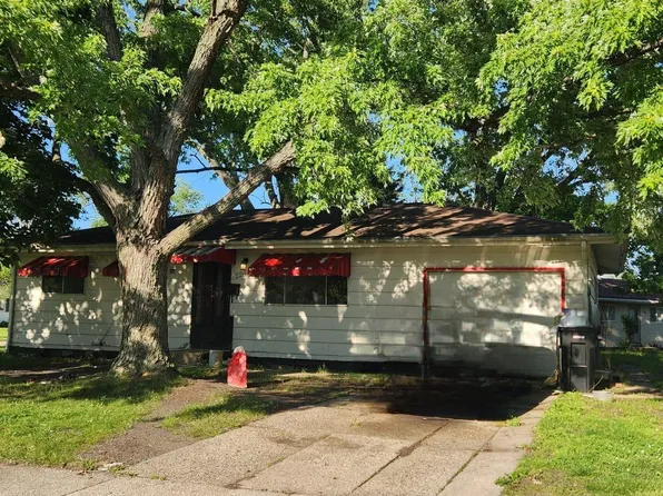 226 N Lombardy Dr, South Bend, IN 46619