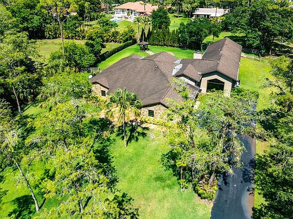 3rd image of 5840 NW 66th Avenue