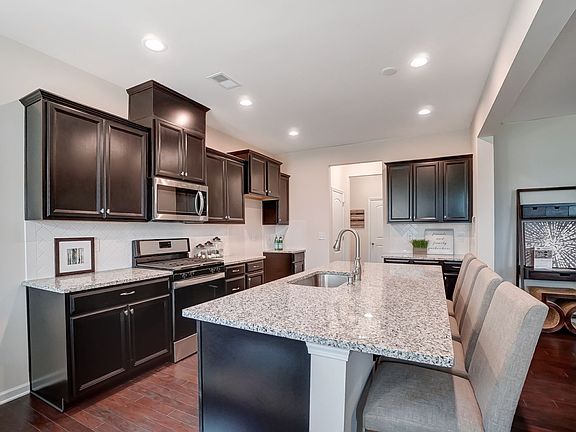 Photo representation of the Nolan plan. Colors, finishes and options will vary.