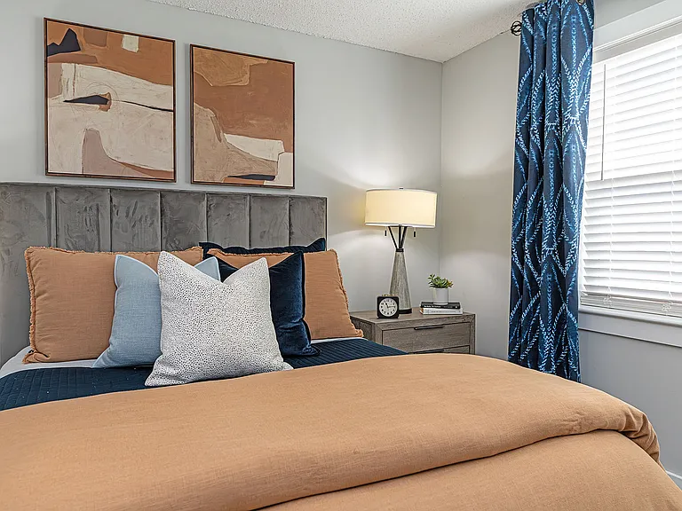Bedroom with carpet