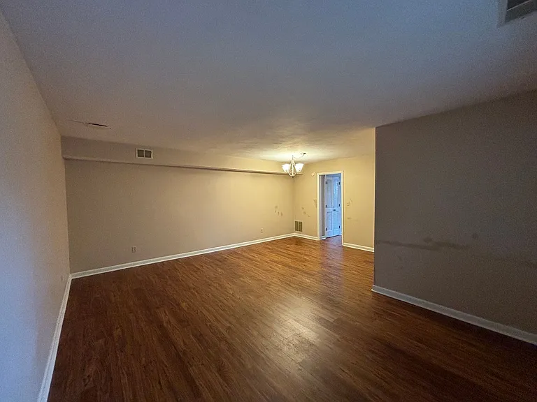 1721 Donlee Dr — Photo 8