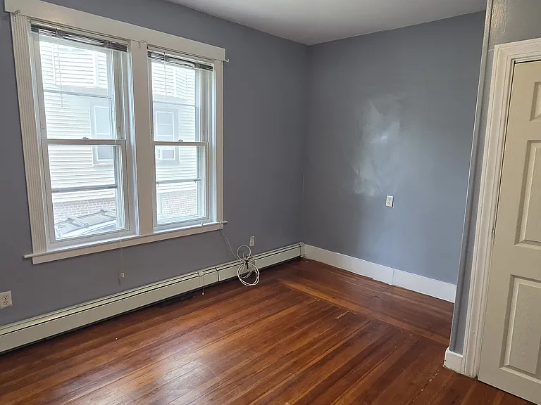 541 Bennington St #1 — Photo 11