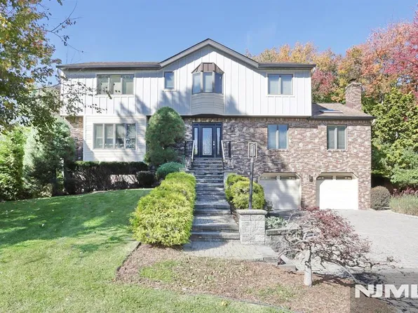 29 Fox Hollow Road, Ramsey, NJ 07446