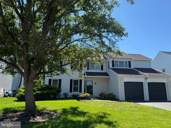 220 Freeland Dr, Collegeville, PA 19426