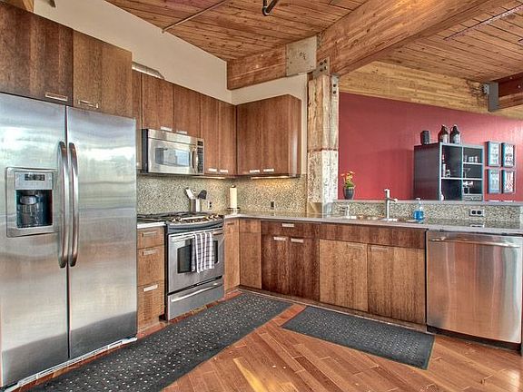 4th image of 1408 12th Ave Unit 301