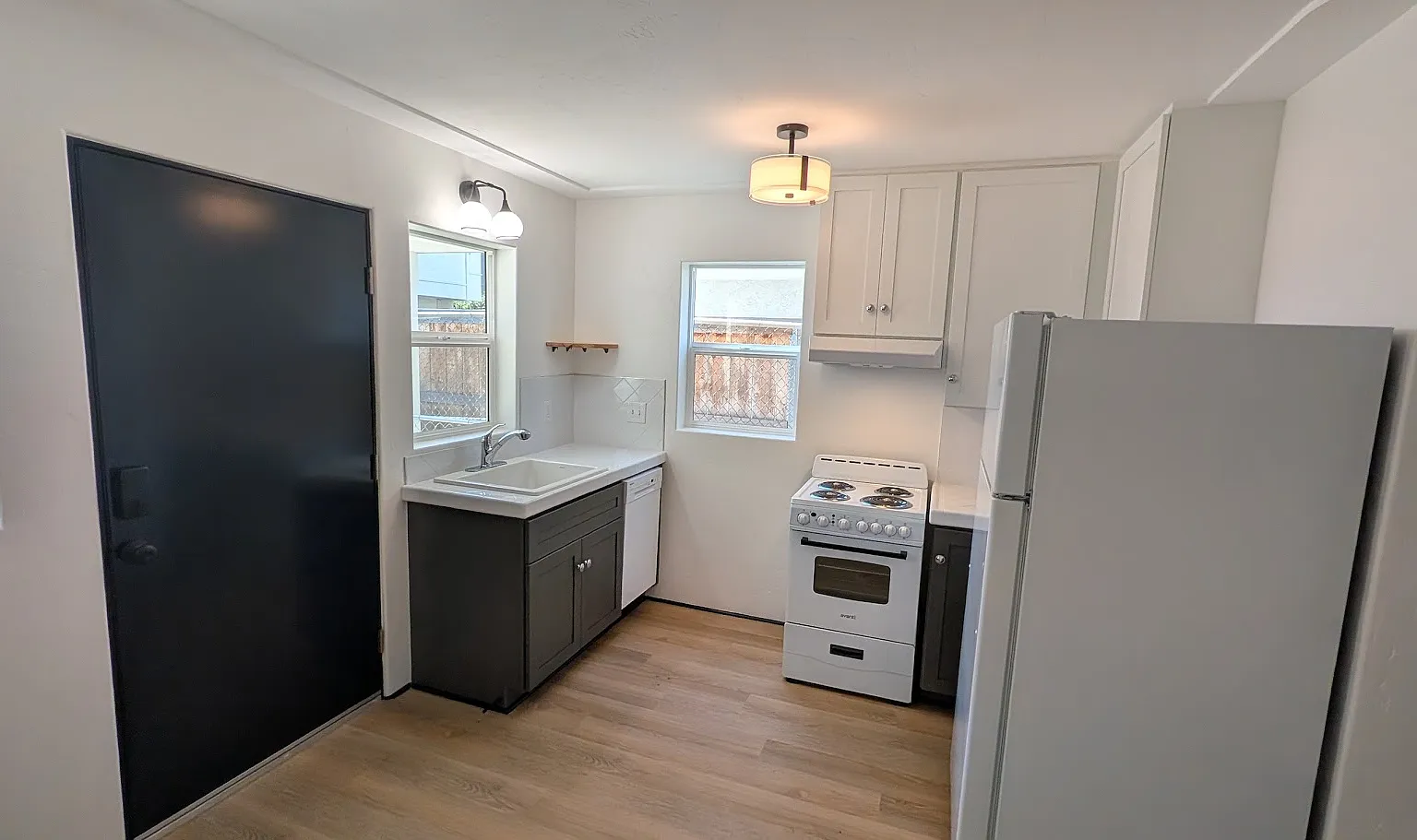 2 bed, 487 sqft, $2,850 — Photo 4