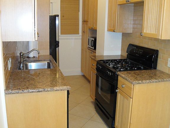 5th image of 2585 Union St APT 1