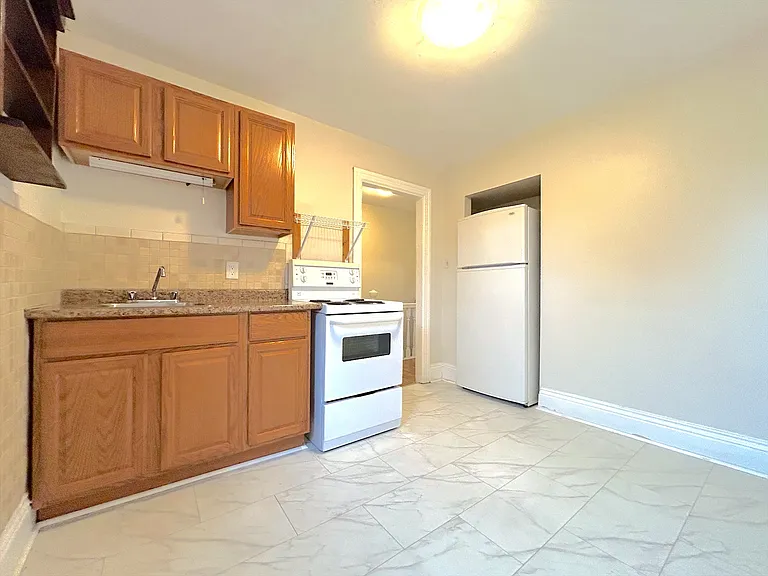 14 New St #2 — Photo 9