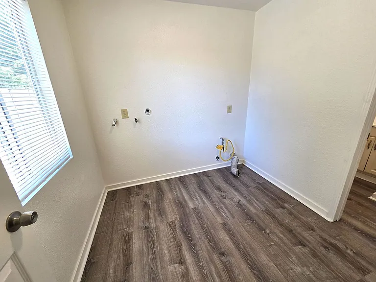 345 W Kanai Ave — Photo 13