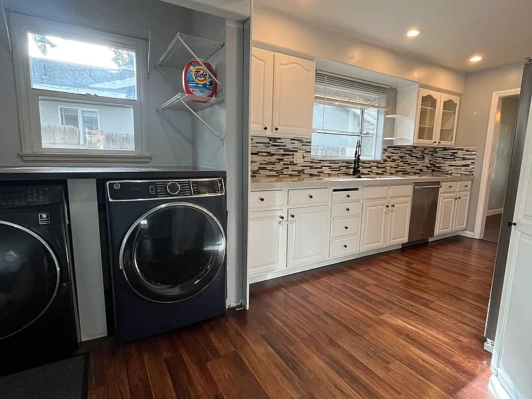 535 W Fig St — Photo 10
