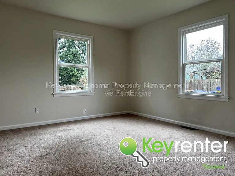 4816 E G St — Photo 15